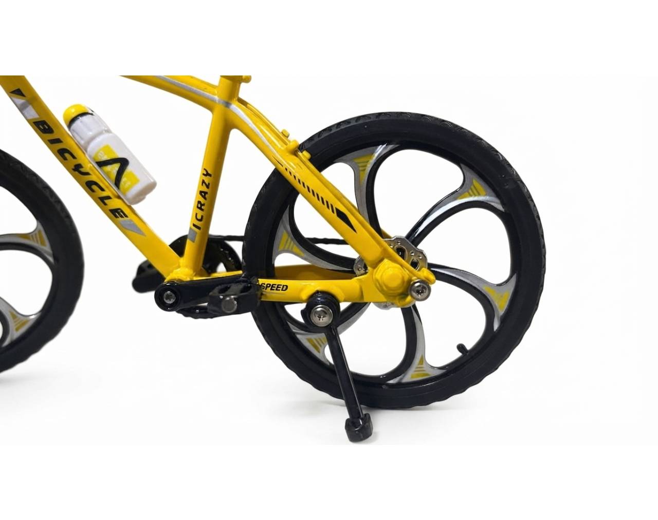 Bicycle (Yellow) Escala 1:8 - Die-Cast Mountain Metal Bike