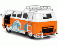 Stitch & 1961 Volkswagen Bus Escala 1:24 - Disney Stitch - Die-Cast Jada Toys