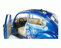 Volkswagen Beetle Blue Hippie Surf (1967) Escala 1:24 - Die-Cast KiNSMART